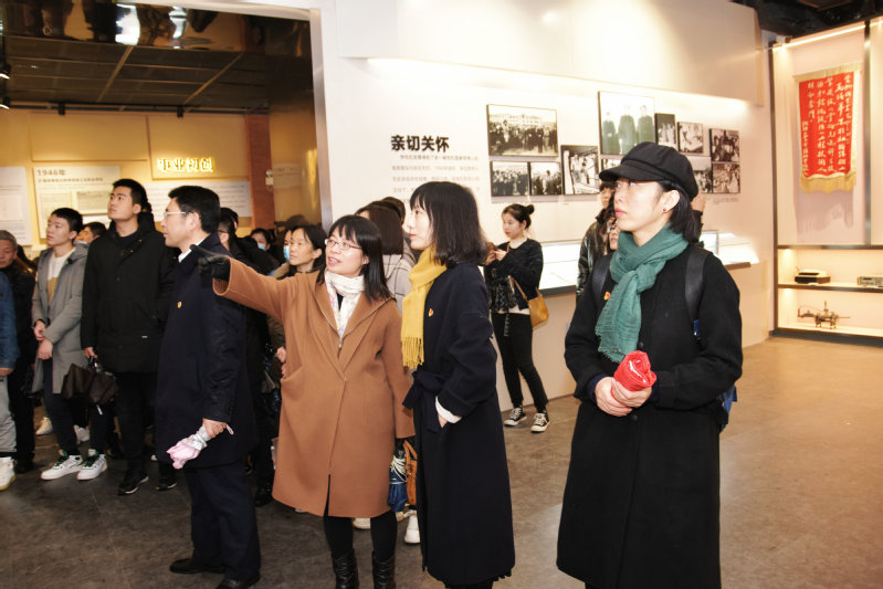 350vip8888新葡的京集团党委组织师生参观校史馆