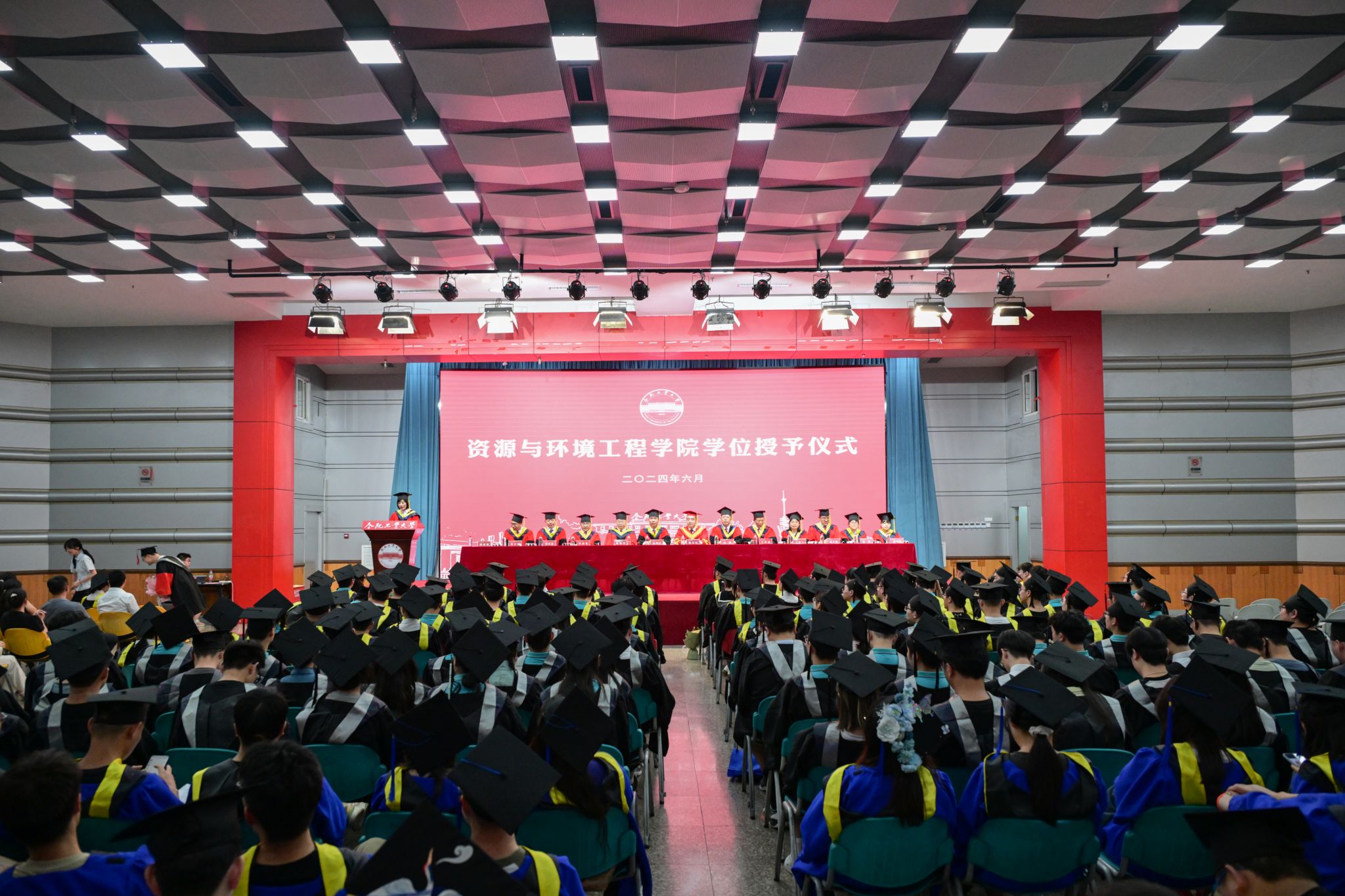 350vip8888新葡的京集团举行2024届合肥校区毕业生学位授予仪式